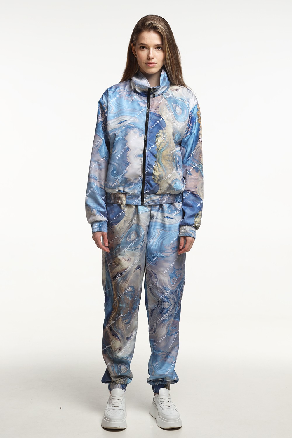 модная одежда от DNK и Роскосмоса