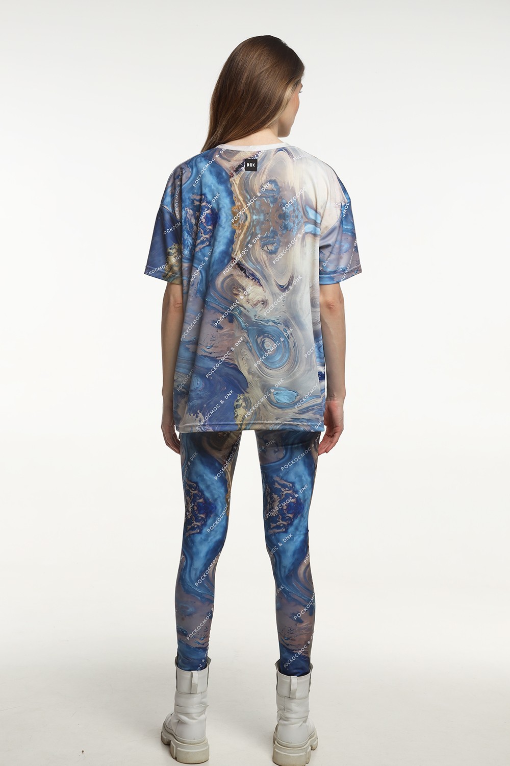 модная одежда от DNK и Роскосмоса