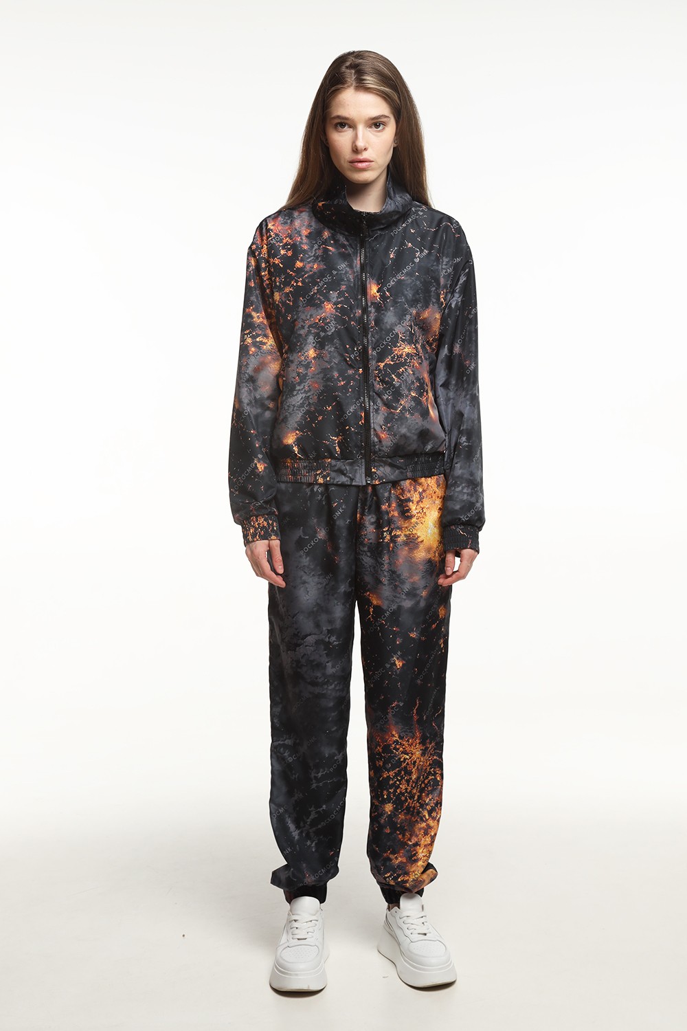 модная одежда от DNK и Роскосмоса