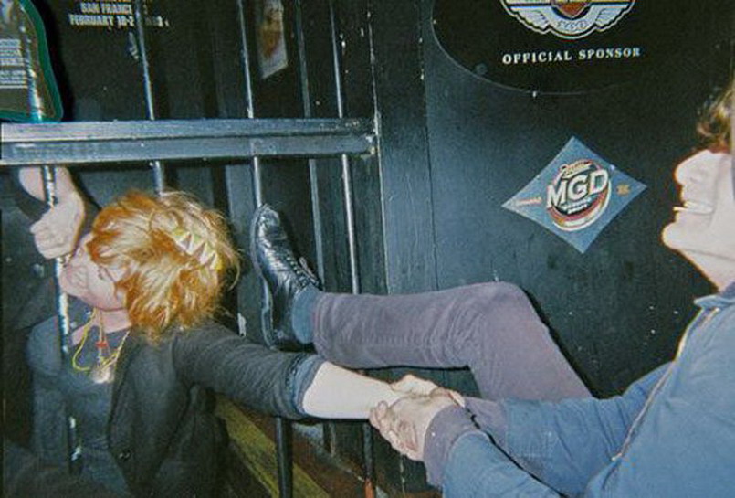 Фото приколы с Девушками в неловкой ситуации