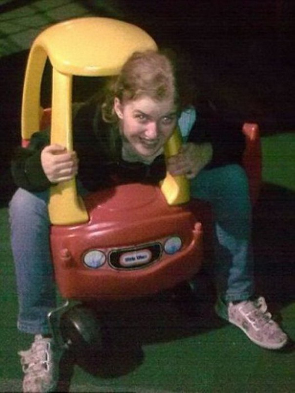 Фото приколы с Девушками в неловкой ситуации