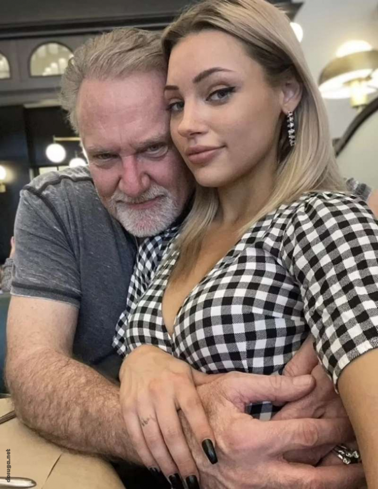 Молодая модель закрутила роман с игроком в блэкджек на 40 лет старше себя