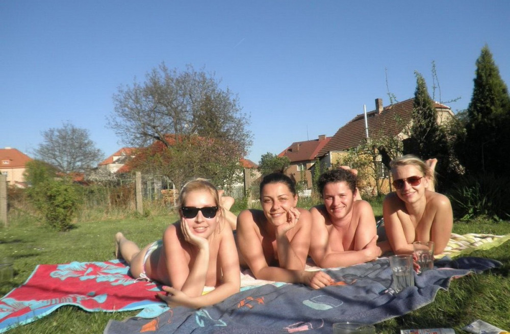 Немного пошлые фото девушек из социальных сетей