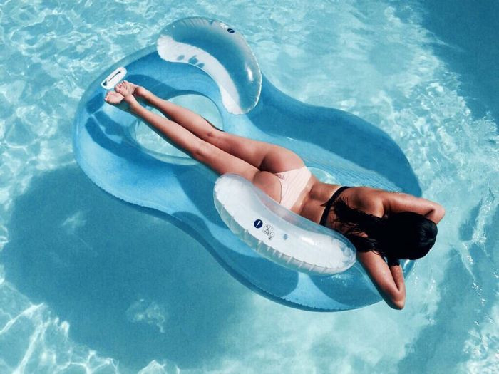 Красотка в бикини