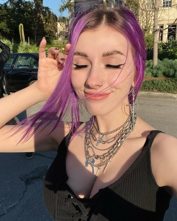 девушки с большим бюстом