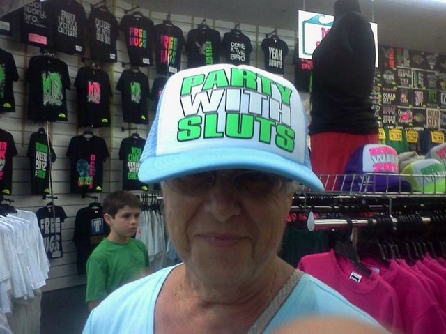 Смешная бабулька