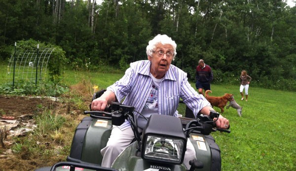 Смешная бабулька