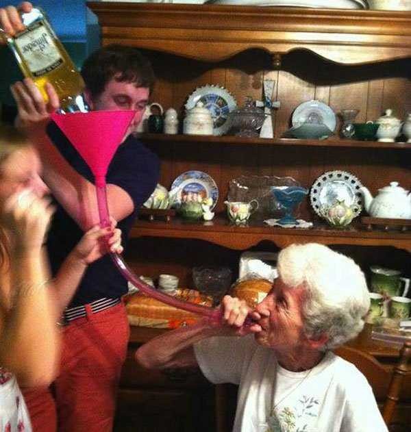 Смешная бабулька