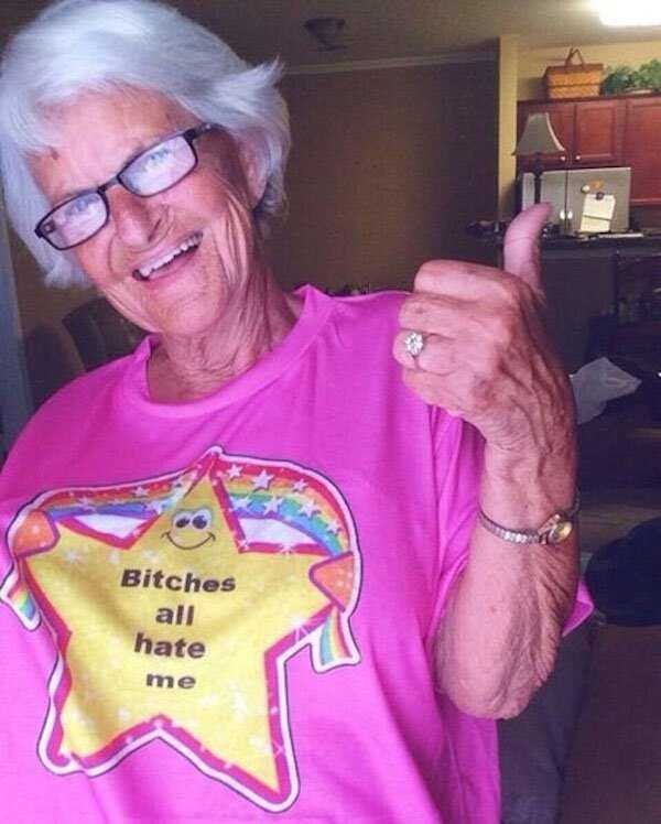 Смешная бабулька