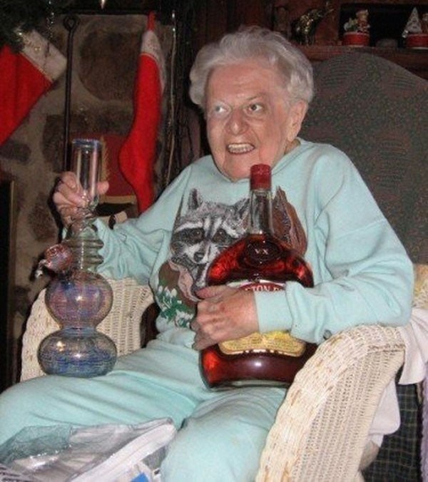 Смешная бабулька