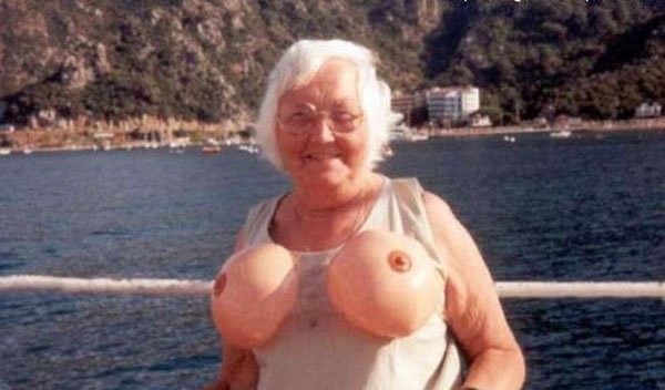 Смешная бабулька