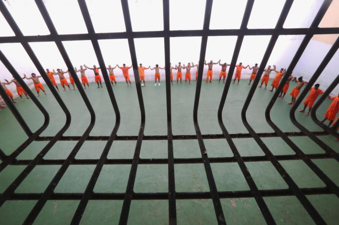 Какова жизнь за в тюрьме Бразилии