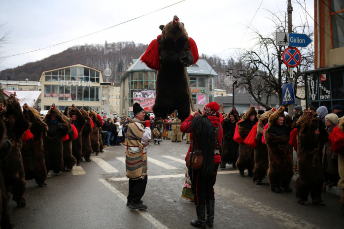 Ритуальные танцы медведей - Румыния
