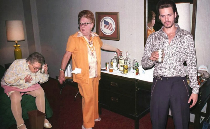 Смешная бабулька