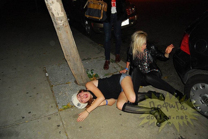 Пьяные девушки - смешные картинки