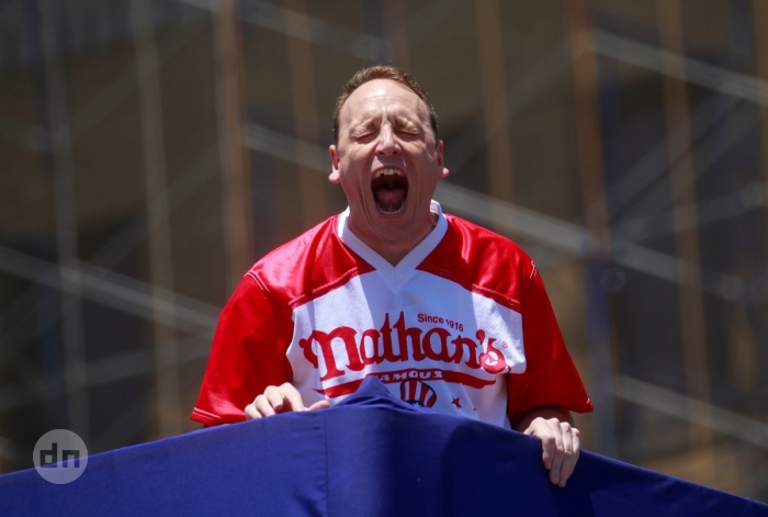 Джоуи Честнат из США заработал $4 млн., на поедании хот-догов