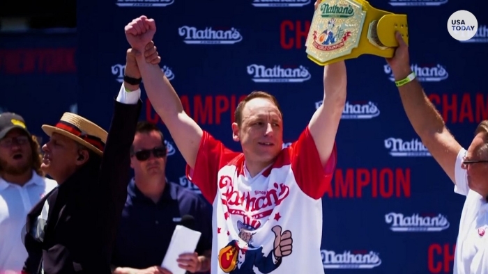 Джоуи Честнат из США заработал $4 млн., на поедании хот-догов
