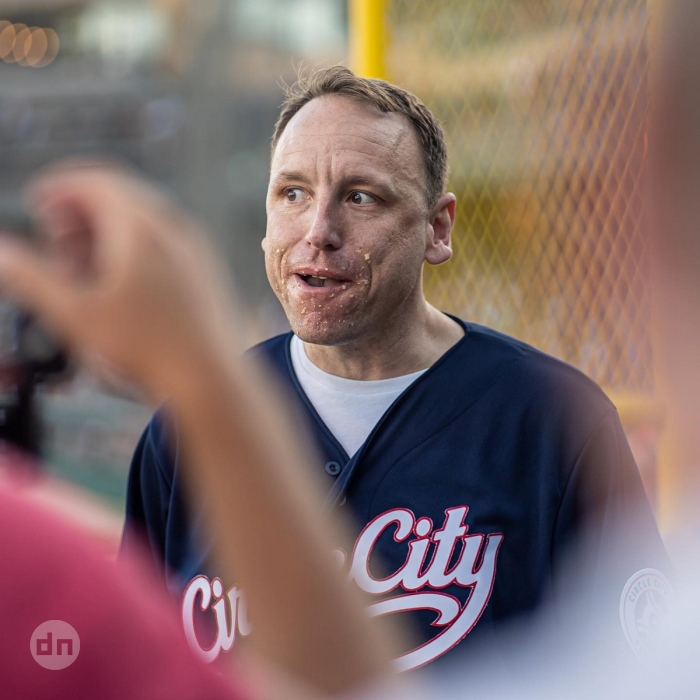 Джоуи Честнат из США заработал $4 млн., на поедании хот-догов