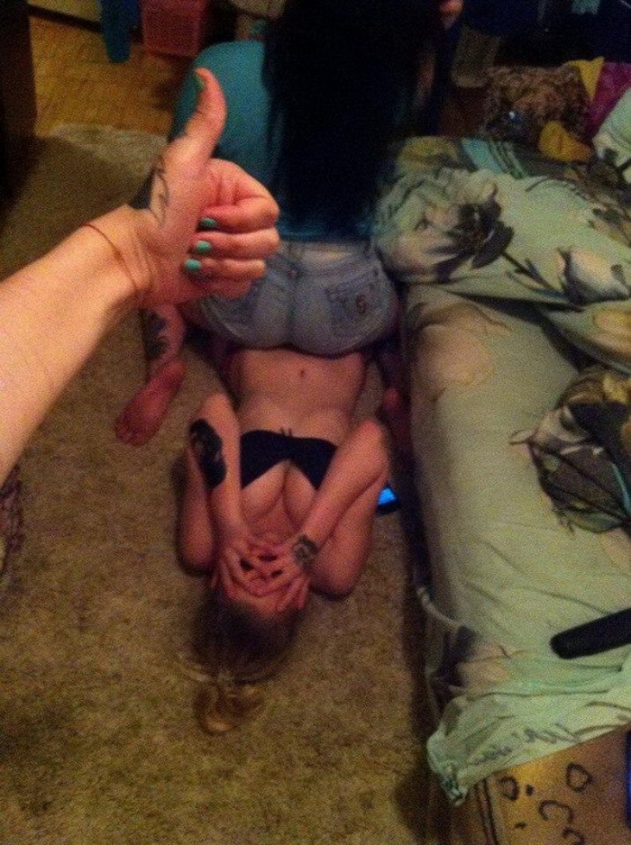 Вписка с пьяными девушками