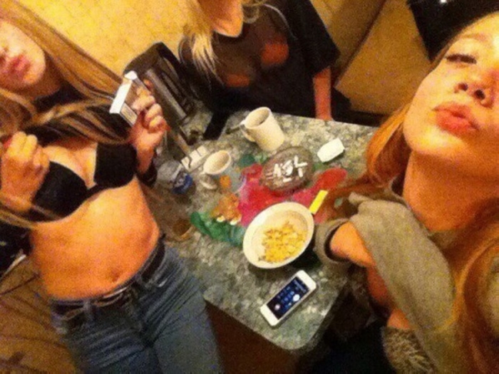 Вписка с пьяными девушками