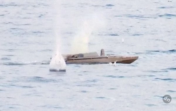 Украинские морские БПЛА атаковали Крым: с раннего утра в Керчи слышны взрывы