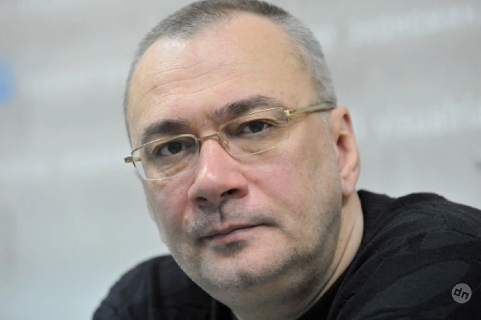Сможет подрабатывать фокусником: Константин Меладзе после первого бокала показал гостям свои скрытые таланты