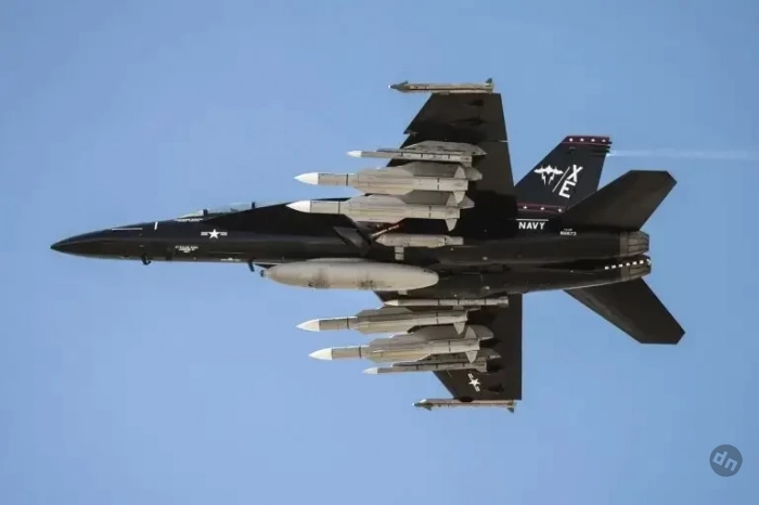 Способен противодействовать работе РЭБ противника: ВМС США объявили о готовности к эксплуатации датчика IRST21 на истребителе F/A-18 Super Hornet