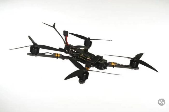В России разработан новый FPV-дрон «Икар-10» с дальностью полета более 15 км