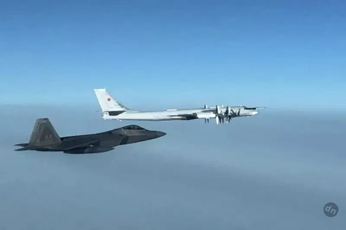 Вблизи побережья Аляски американские военные заметили самолёт ВКС России