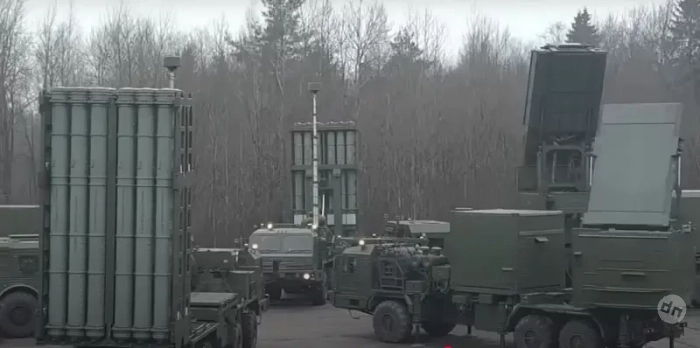 В Минобороны РФ заявили, что технические возможности ЗРК С-350 «Витязь» позволяют отразить массированную ракетную атаку