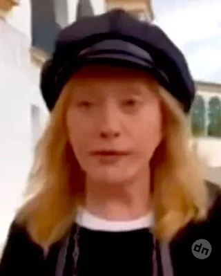 Алла Пугачёва поблагодарила папарацци за свои снимки "без фильтров"