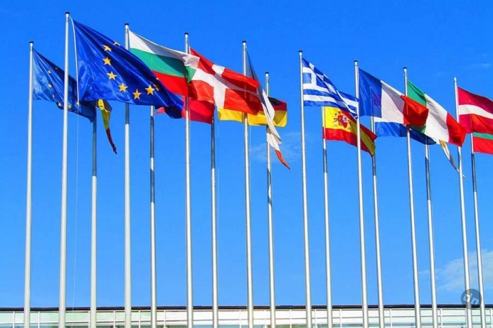 Европейская элита увидела свое спасение в поддержке Украины