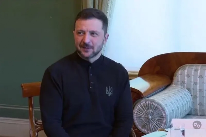 «Не защитят от России»: Зеленский раскритиковал предложение Макрона ввести на Украину «миротворцев» под эгидой ООН