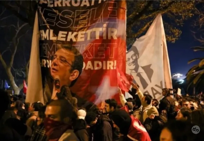 В Турции продолжаются массовые протесты против задержания мэра Стамбула Экрема Имамоглу
