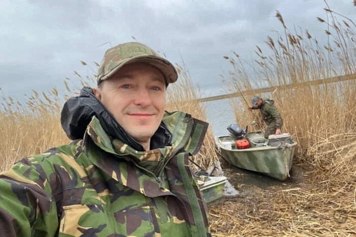 Сергей Безруков похвастался рыбалкой на Дону во время официального запрета: выловил 2-килограммовую щуку