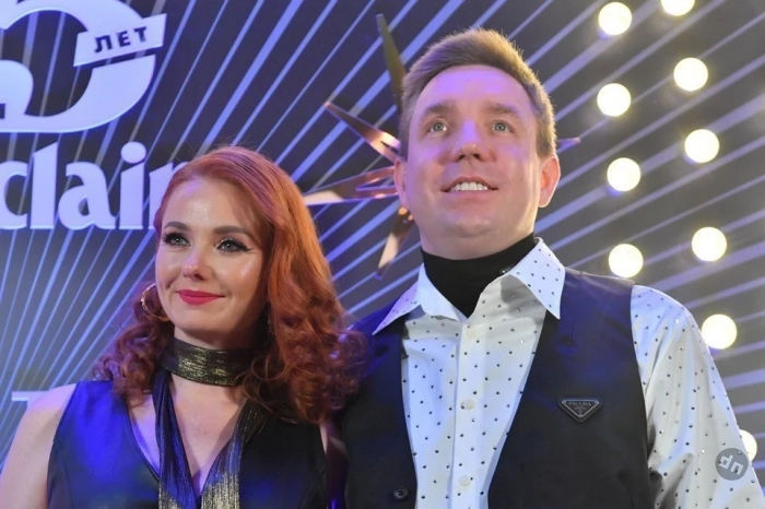 «Он думал, что я его брошу»: Лена Катина рассказала, как познакомилась с мужем-миллионером