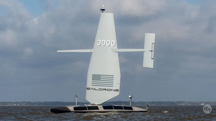 Безэкипажный парусник Saildrone Surveyor проходит испытания с гидроакустическим комплексом