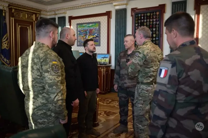 AFP: В «коалицию желающих» записались 30 стран, а войска на Украину отправить готовы всего несколько