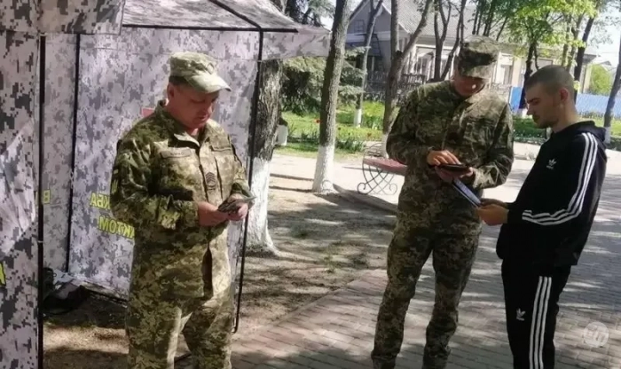 «Половина – ограниченно годные, один сразу дезертировал»: Командир подразделения ВСУ пожаловался на приходящее пополнение