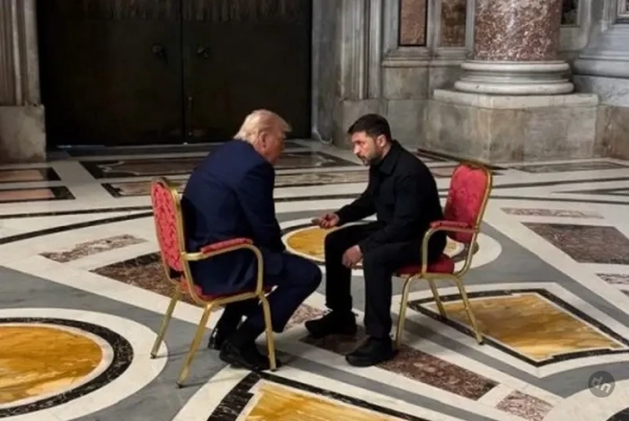 «Он стал спокойнее и готов отказаться от Крыма»: Трамп прокомментировал встречу с Зеленским в Ватикане