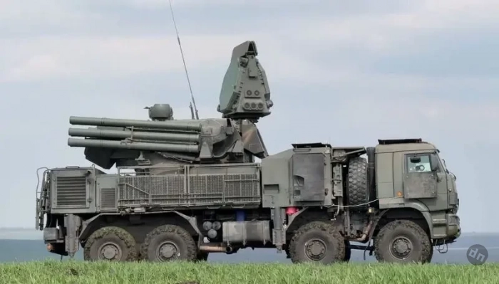 Российская ПВО отразила массированную атаку на Крым, перехватив и сбив более ста украинских беспилотников самолётного типа