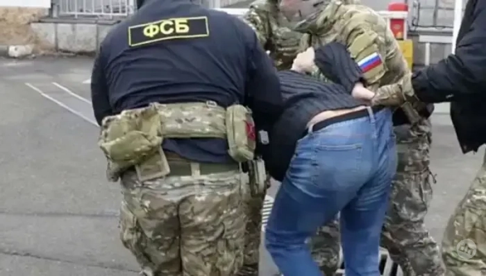 Сотрудники ФСБ предотвратили теракт на железной дороге в ХМАО, задержав сторонника украинских националистов
