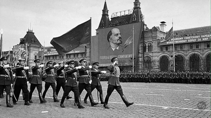 Как проходили парады 9 мая в СССР