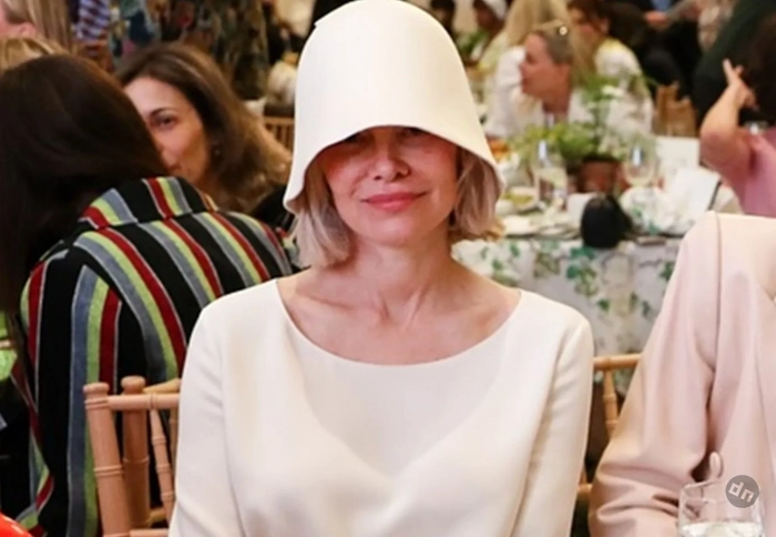 Памела Андерсон с новой стрижкой появилась в компании Анны Винтур накануне Met Gala