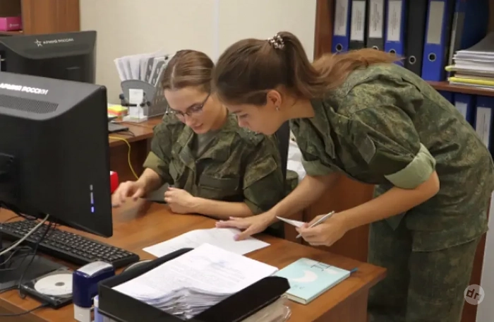 От Иосифа Уншлихта до современности: День военного переводчика