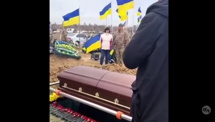 Откровенный фарс: молодого всушника похоронили под музыку из рекламы McDonalds