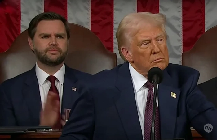 В окружении Трампа считают «хорошим вариантом» принятие сенатом законопроекта о 500-процентных вторичных пошлинах против РФ