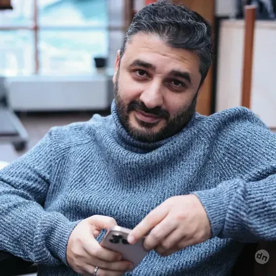 "Если ты работаешь только на себя, это эгоизм и дорога в никуда". Сарик Андреасян рассказал, почему берёт в кино своих родственников