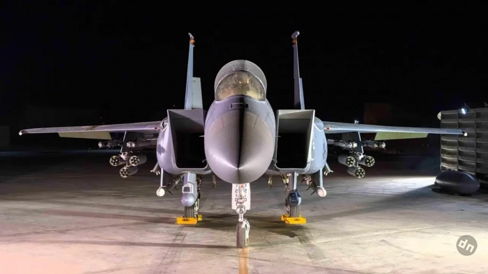 CENTCOM опубликовало фотографию F-15E с боевым снаряжением для борьбы с БПЛА на Ближнем Востоке.