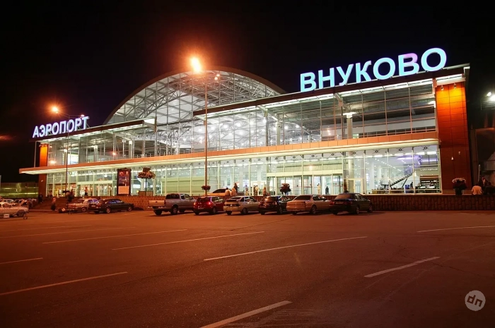 В нескольких аэропортах России были приостановлены прием и отправка рейсов из-за угрозы атак БПЛА